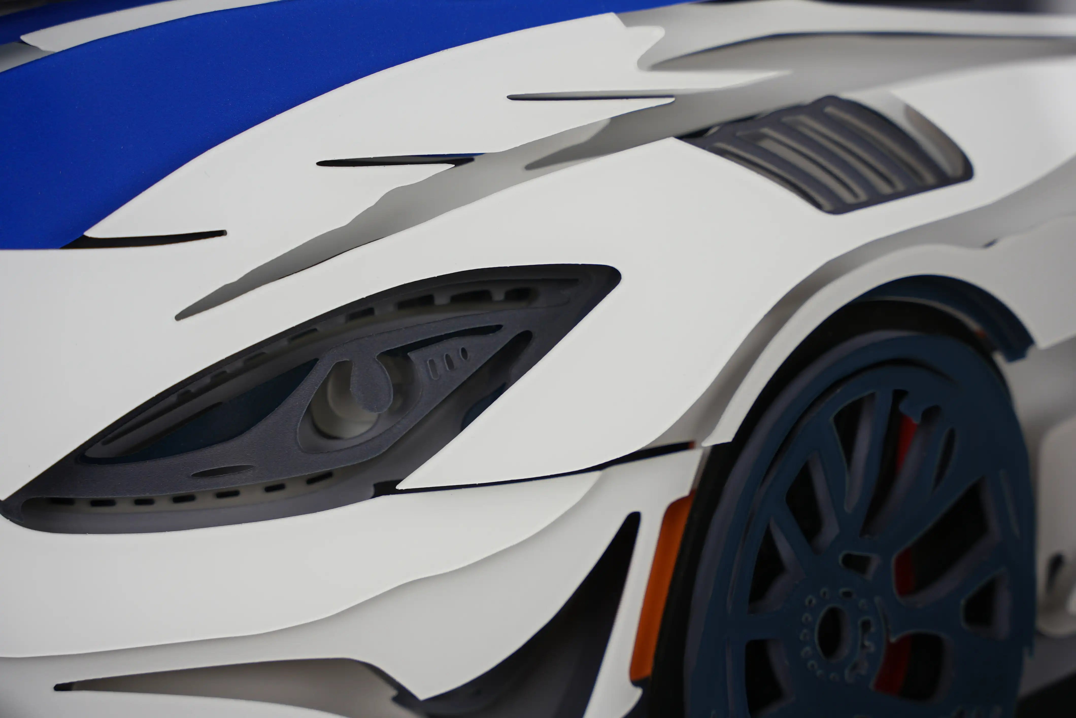 0011 - Twin-Stripe Speedster